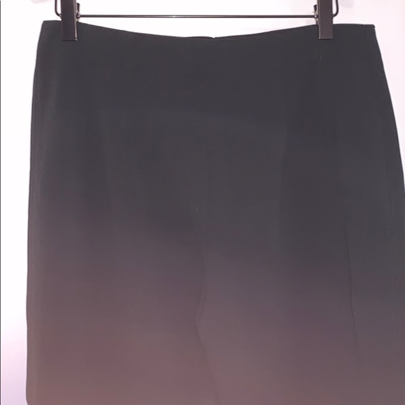 Never worn black fitted pants from Club Monaco - Picture 3 of 5